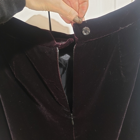 Vintage Cleo Velvet Skirt Burgundy Made in Canada - Picture 9 of 10